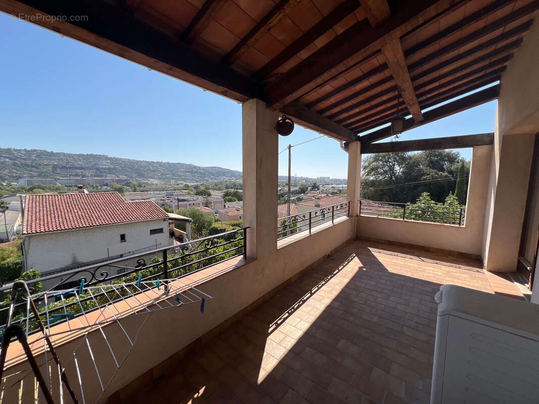 Maison à SAINT-LAURENT-DU-VAR