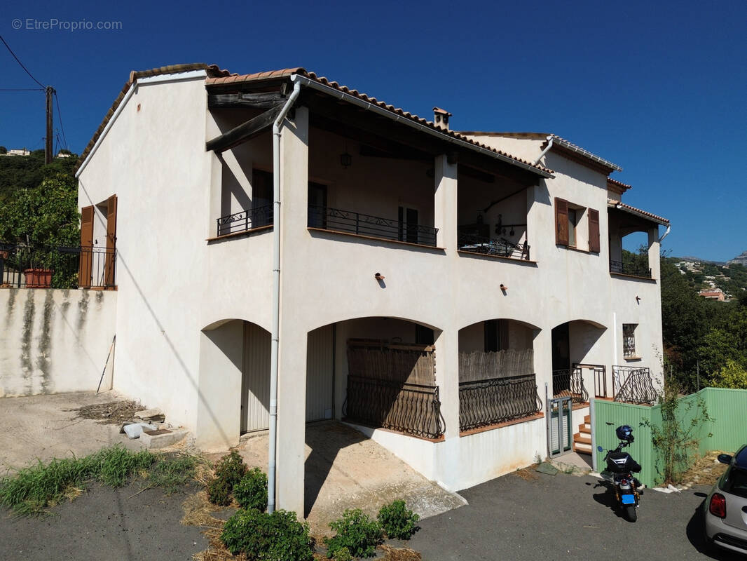 Maison à SAINT-LAURENT-DU-VAR