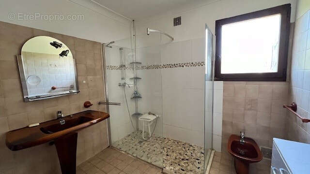 Maison à SAINT-LAURENT-DU-VAR