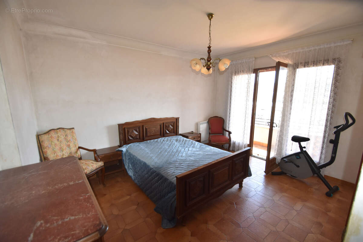 Maison à SAINT-LAURENT-DU-VAR