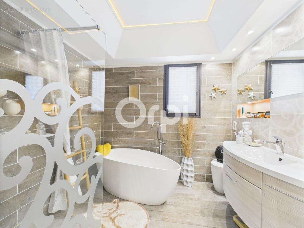 Maison à MANDELIEU-LA-NAPOULE