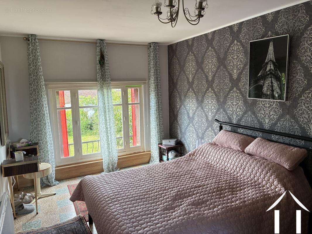 Maison à MONT-ET-MARRE