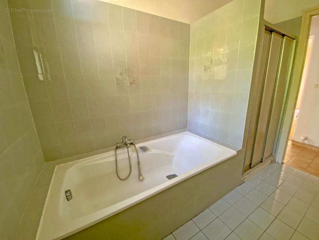 Maison à LE BUISSON-DE-CADOUIN