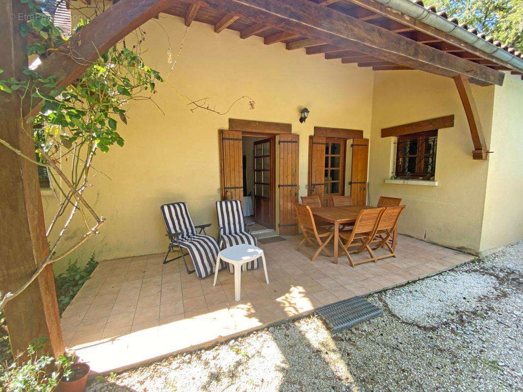 Maison à LE BUISSON-DE-CADOUIN