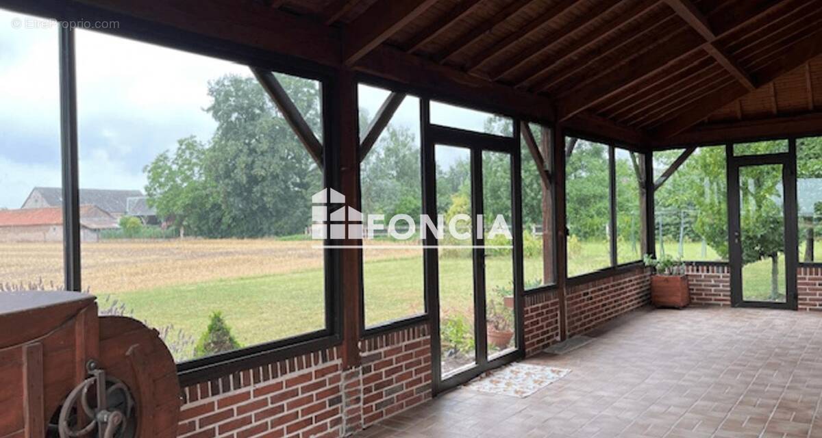 Maison à MESLAY-LE-GRENET