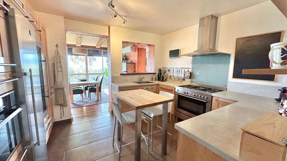 Maison à VILLENEUVE-DE-LA-RAHO