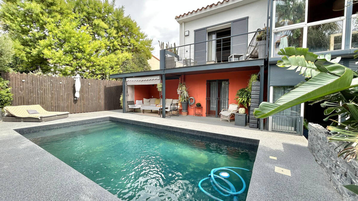 Maison à VILLENEUVE-DE-LA-RAHO