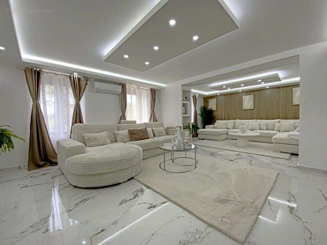 Maison à LA VERNELLE