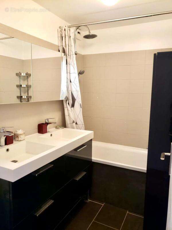 Appartement à COMBS-LA-VILLE