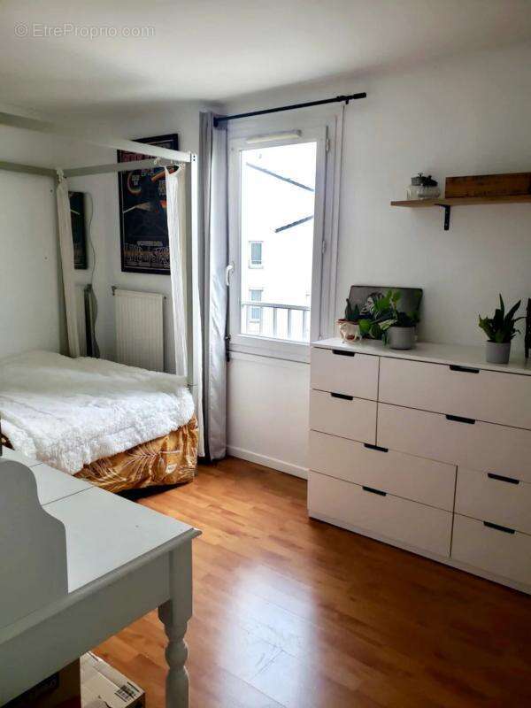 Appartement à COMBS-LA-VILLE