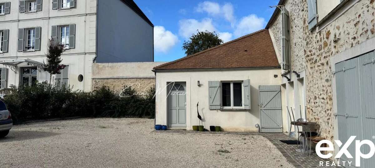 Appartement à LE TREMBLAY-SUR-MAULDRE