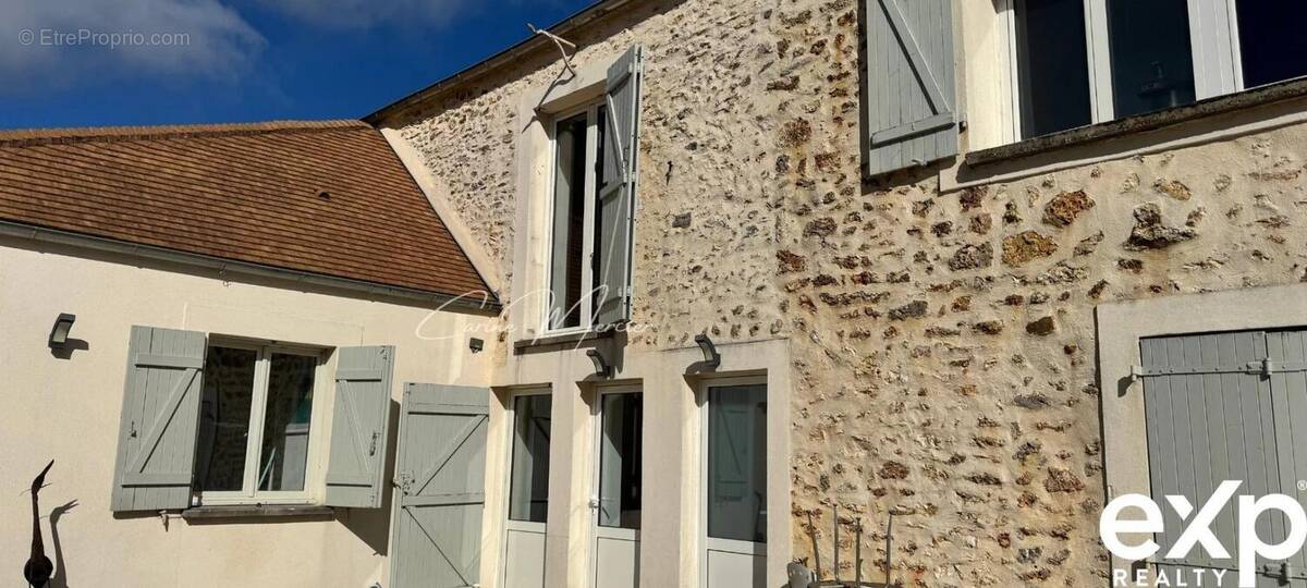 Appartement à LE TREMBLAY-SUR-MAULDRE