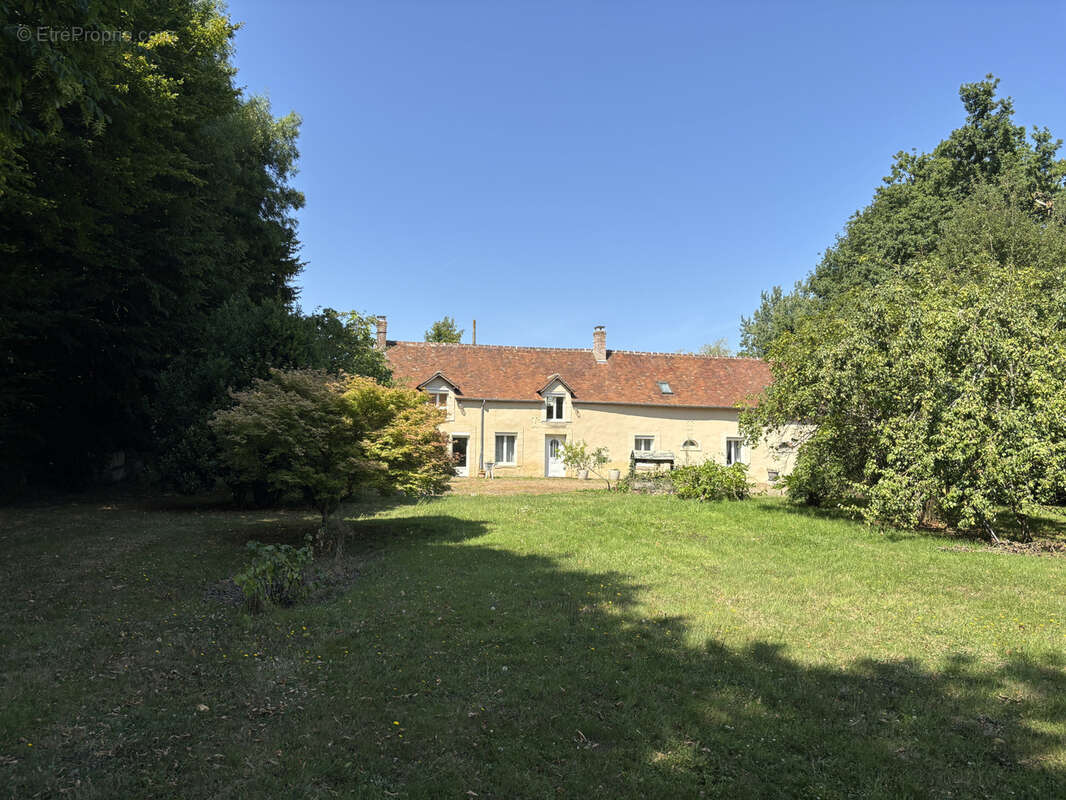 Maison à LE MELE-SUR-SARTHE