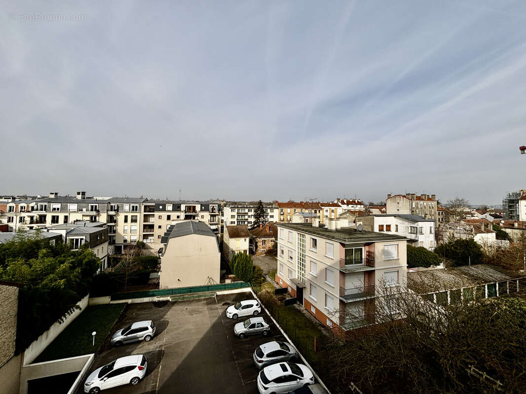Appartement à SARTROUVILLE