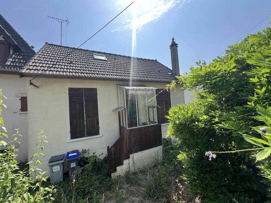 Maison à SARTROUVILLE