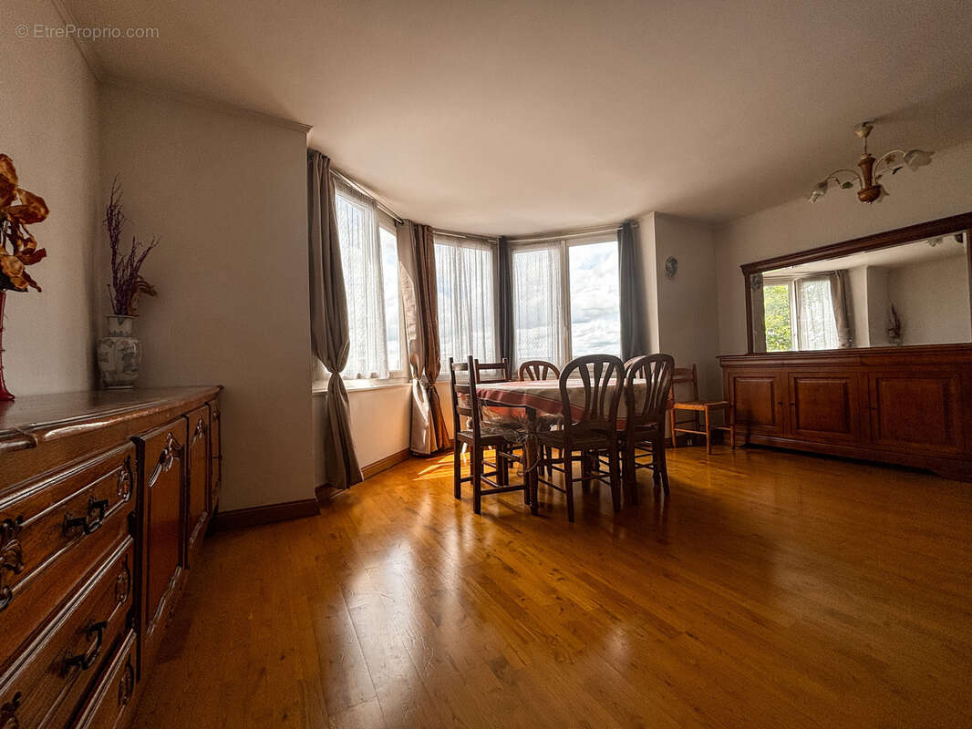 Appartement à SARTROUVILLE