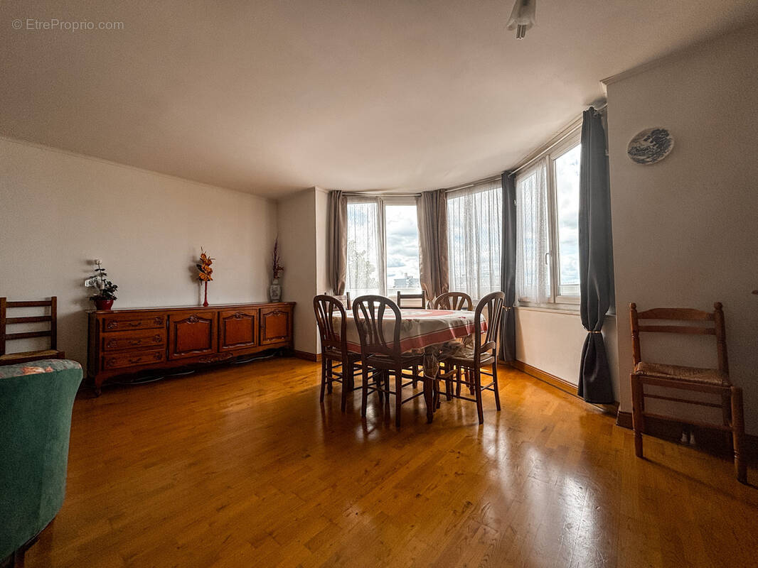 Appartement à SARTROUVILLE