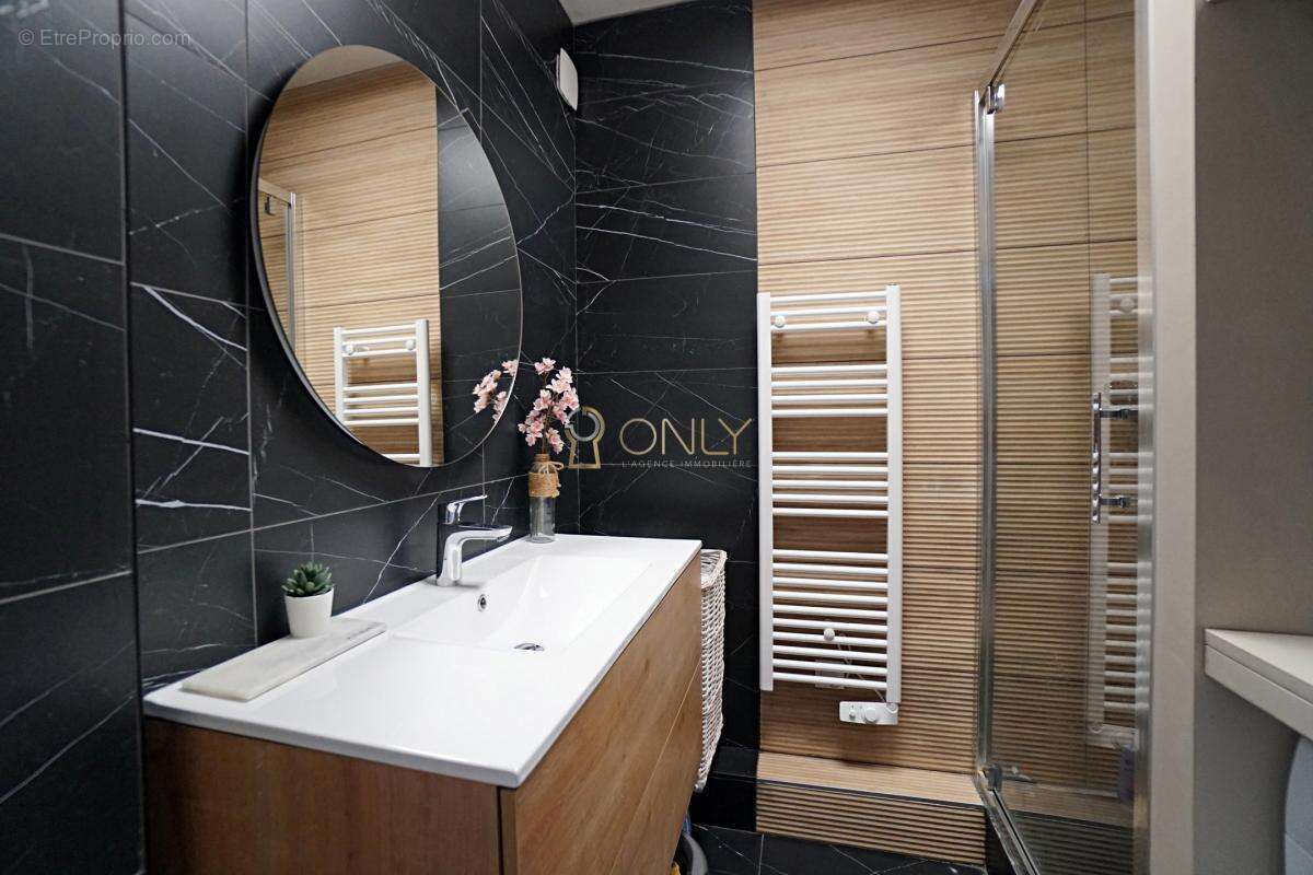 Appartement à NEUVILLE-SUR-SAONE