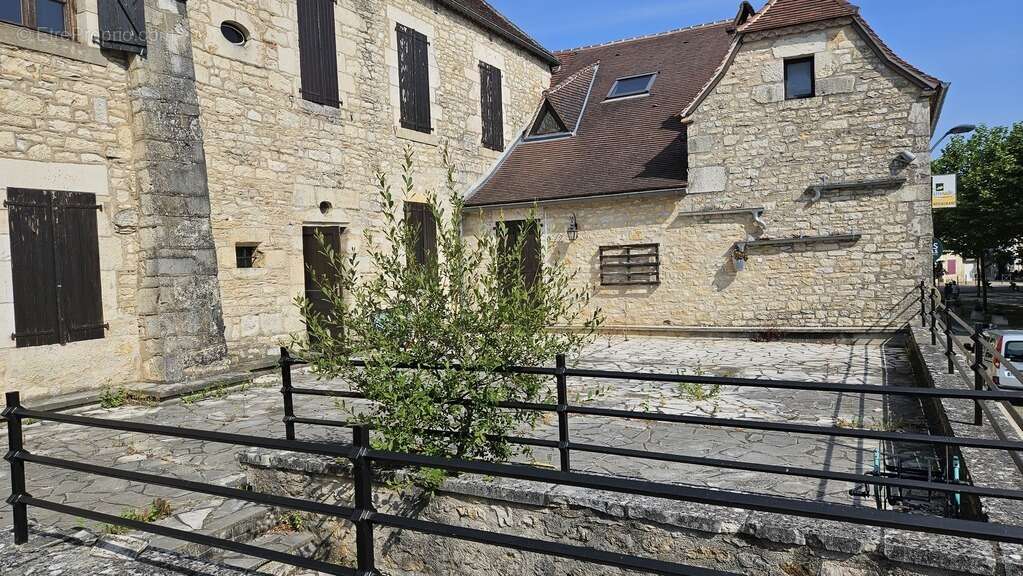 Commerce à LABASTIDE-MURAT