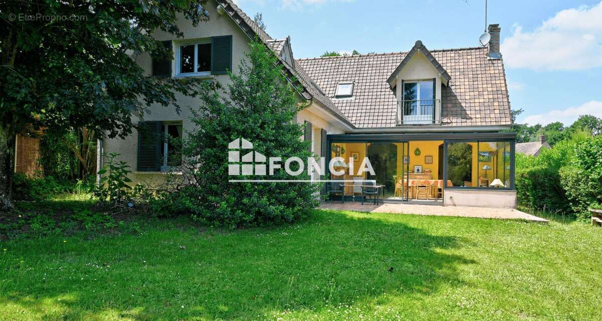 Maison à SAINT-LEGER-EN-YVELINES