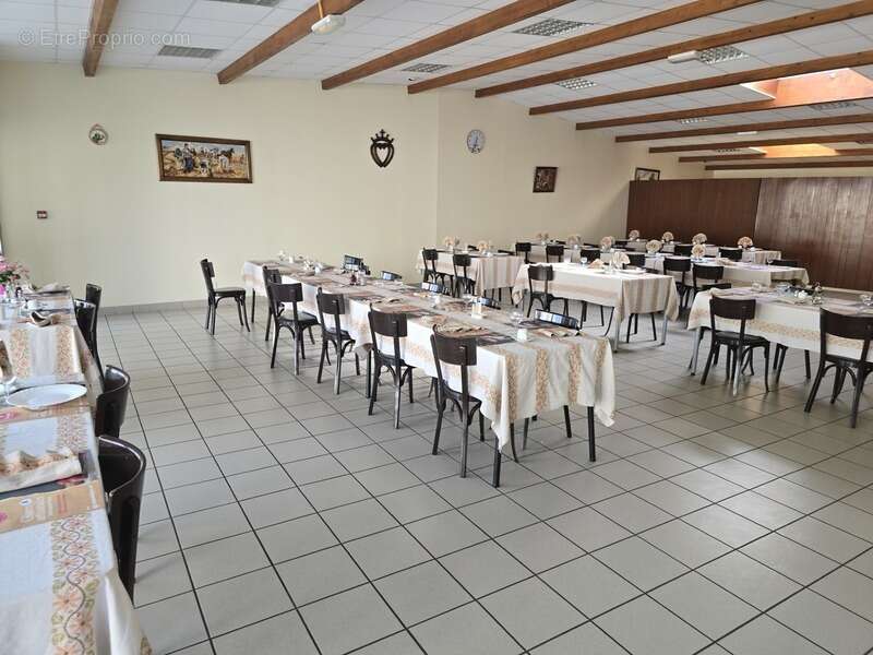 Commerce à SAINT-CYR-DES-GATS