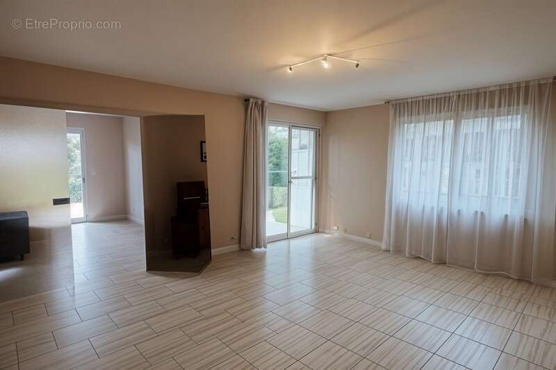 Maison à DIVONNE-LES-BAINS