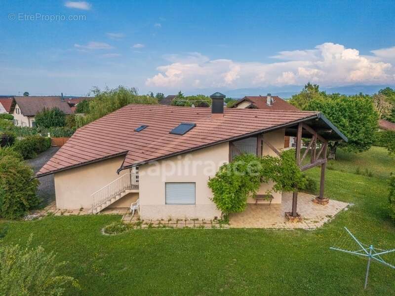 Maison à DIVONNE-LES-BAINS