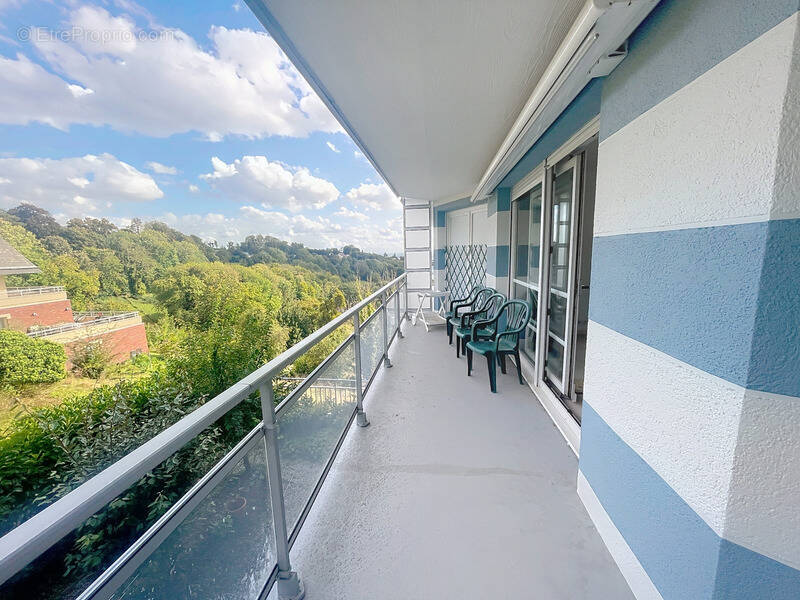 Appartement à MONT-SAINT-AIGNAN