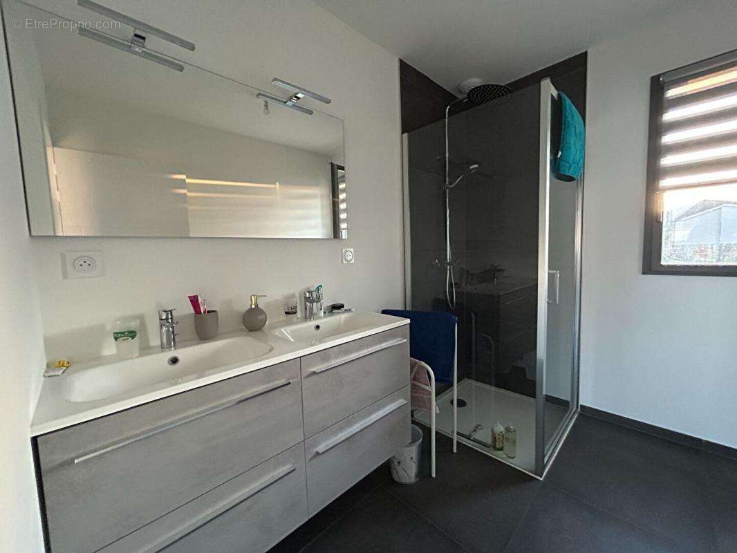 Maison à LA VARENNE