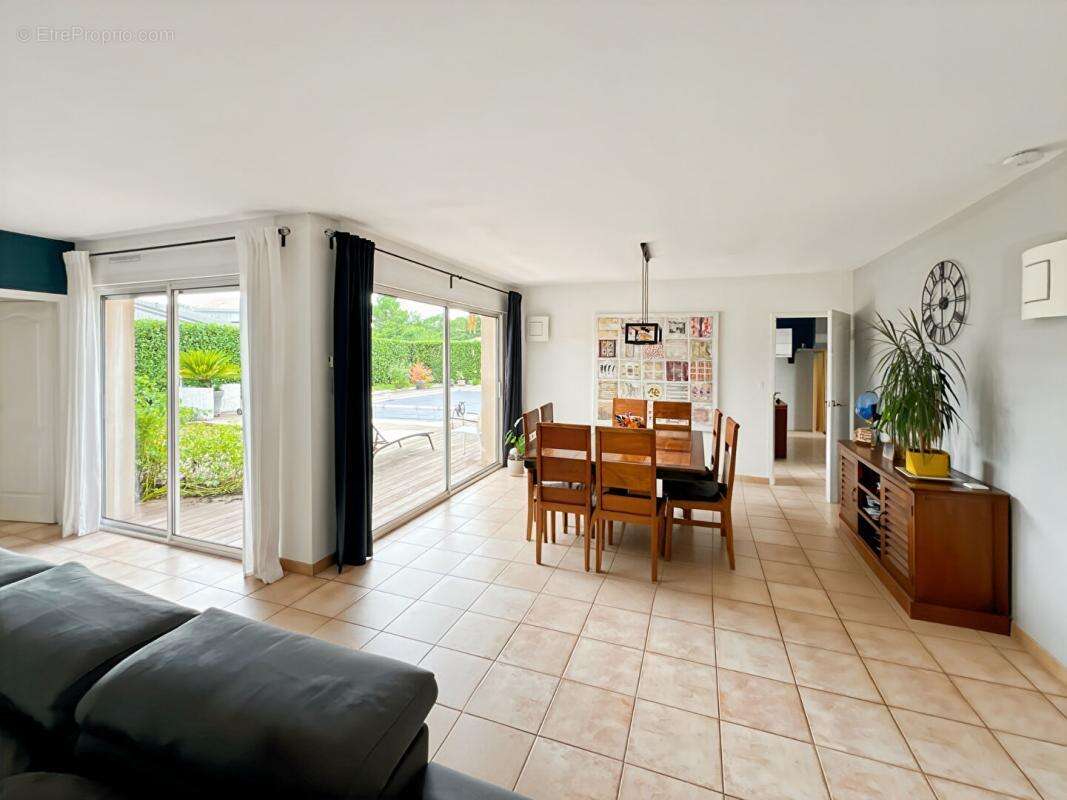 Maison à MARTIGNAS-SUR-JALLE