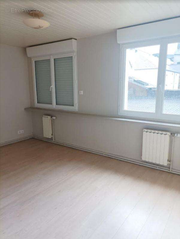 Appartement à CHATEAUNEUF-DU-FAOU