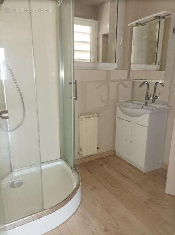 Appartement à CHATEAUNEUF-DU-FAOU