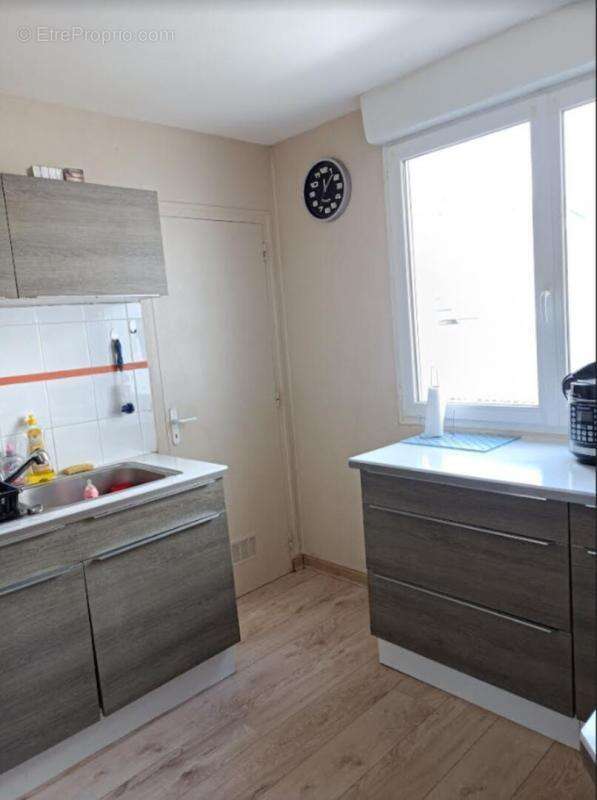 Appartement à CHATEAUNEUF-DU-FAOU