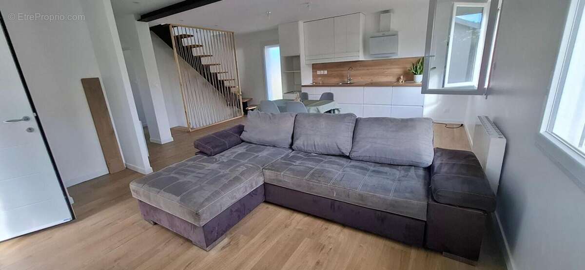 Maison à SAINT-ETIENNE-DU-BOIS