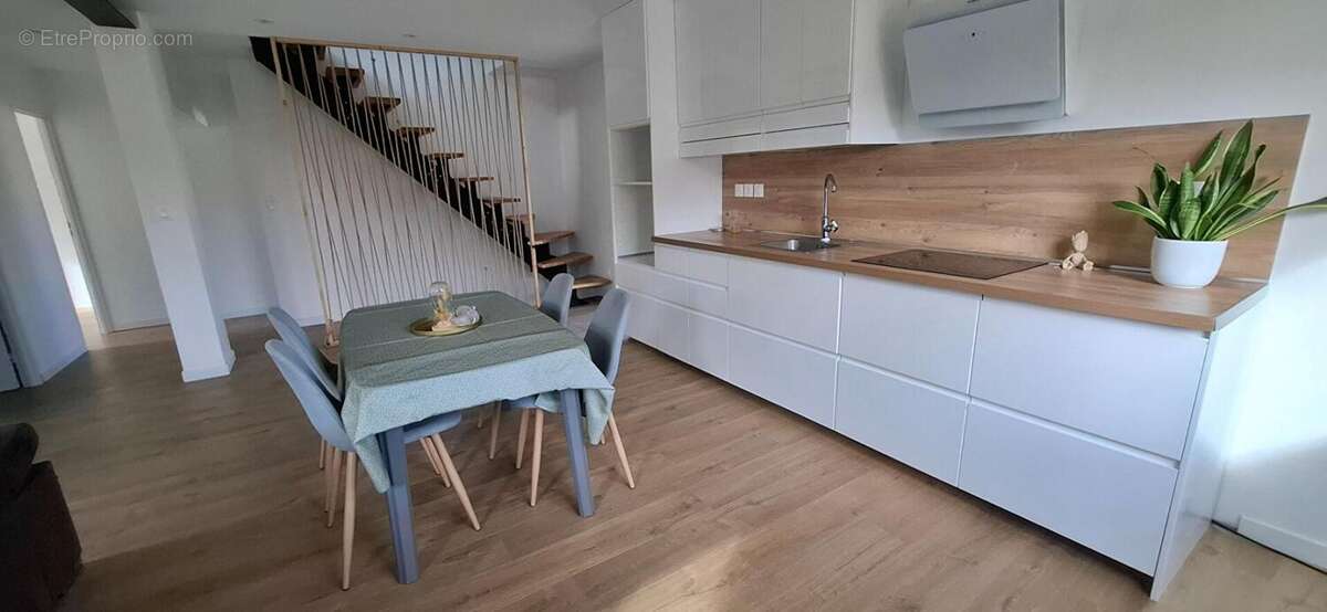 Maison à SAINT-ETIENNE-DU-BOIS