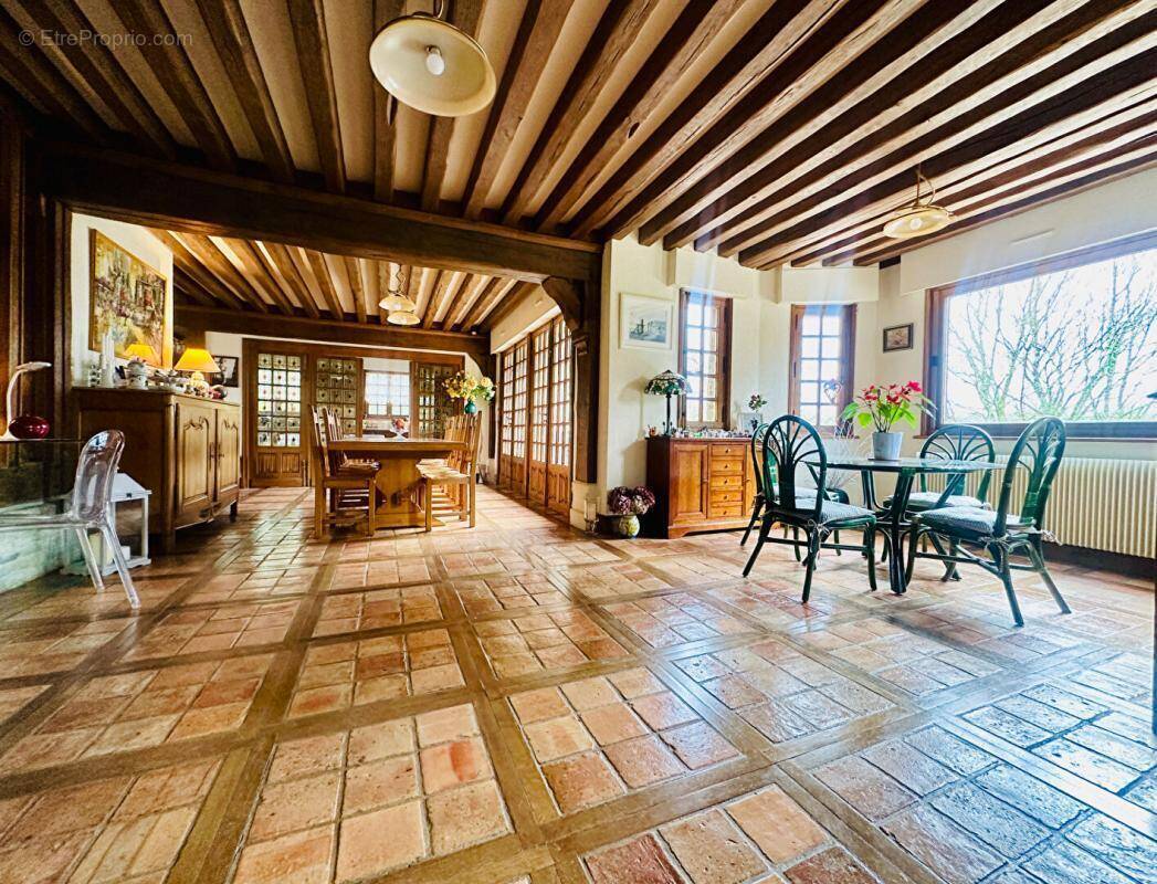 Maison à PONT-L'EVEQUE