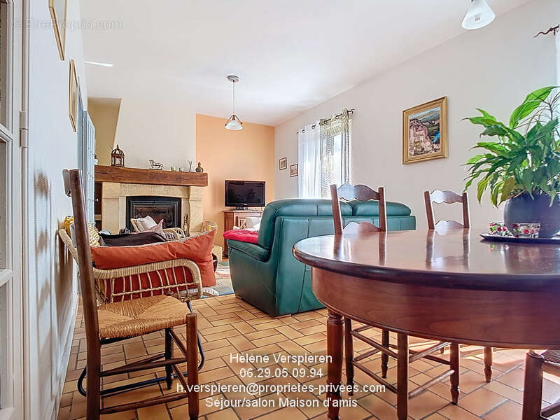 Maison à CARSAC-AILLAC