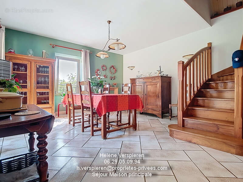 Maison à CARSAC-AILLAC