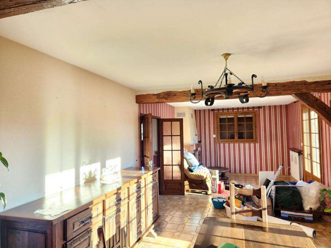 Maison à COURCELLES-SUR-SEINE