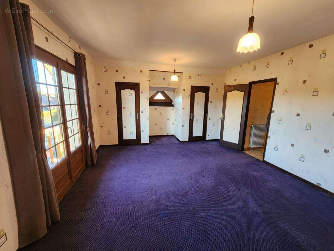 Maison à COURCELLES-SUR-SEINE