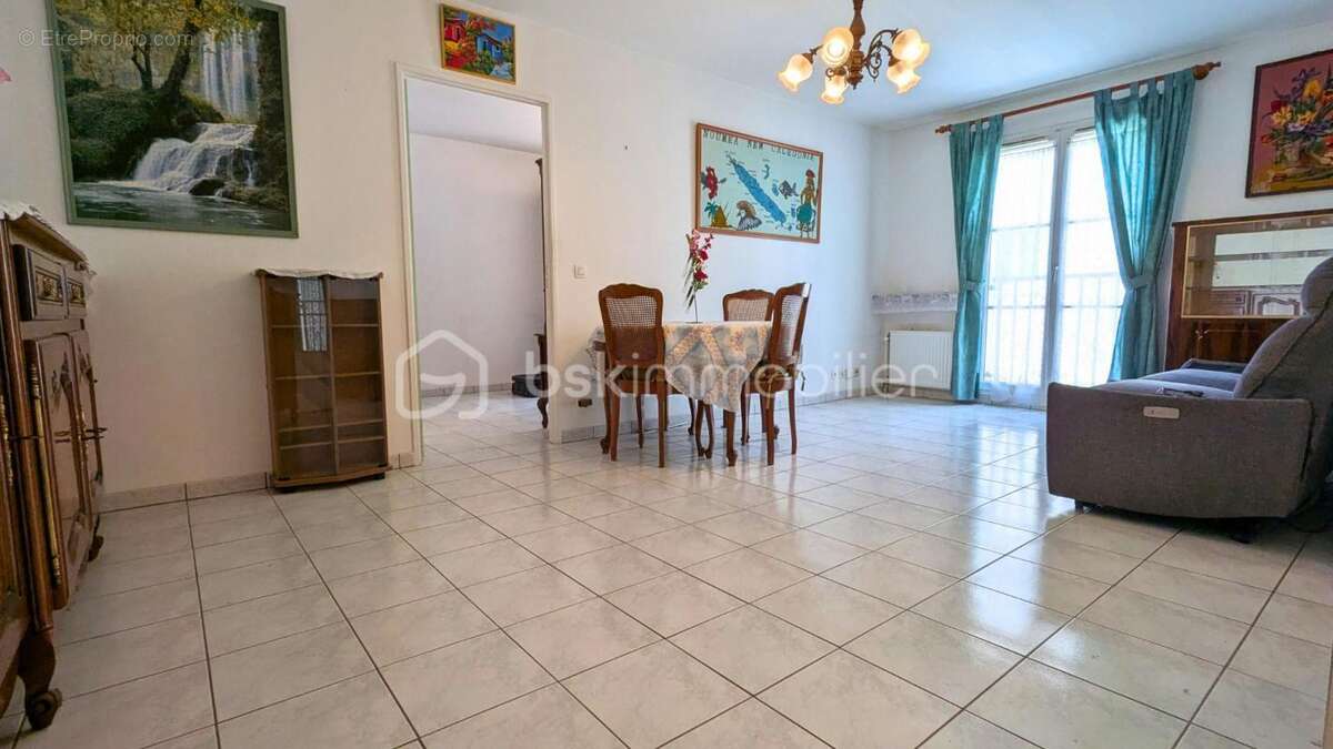 Appartement à BRIE-COMTE-ROBERT