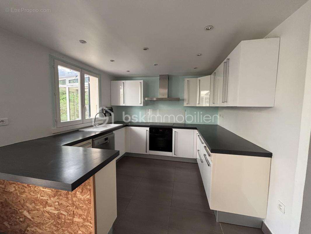 Maison à LA QUEUE-EN-BRIE