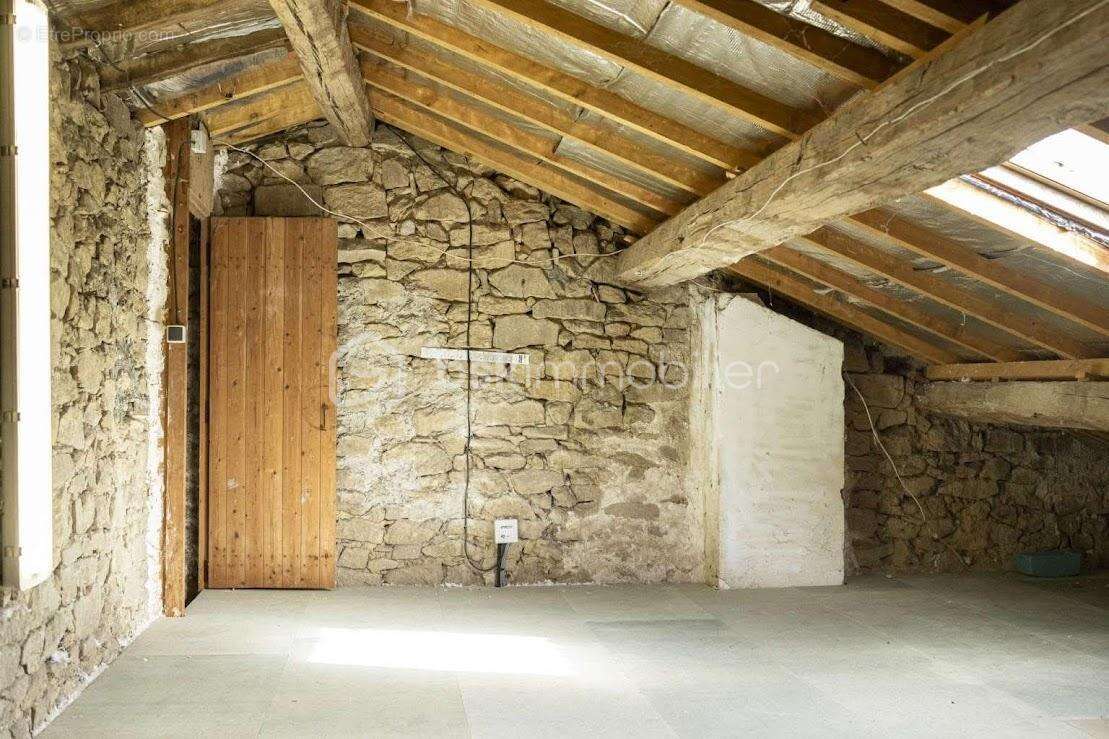 Maison à CHATEAUPONSAC