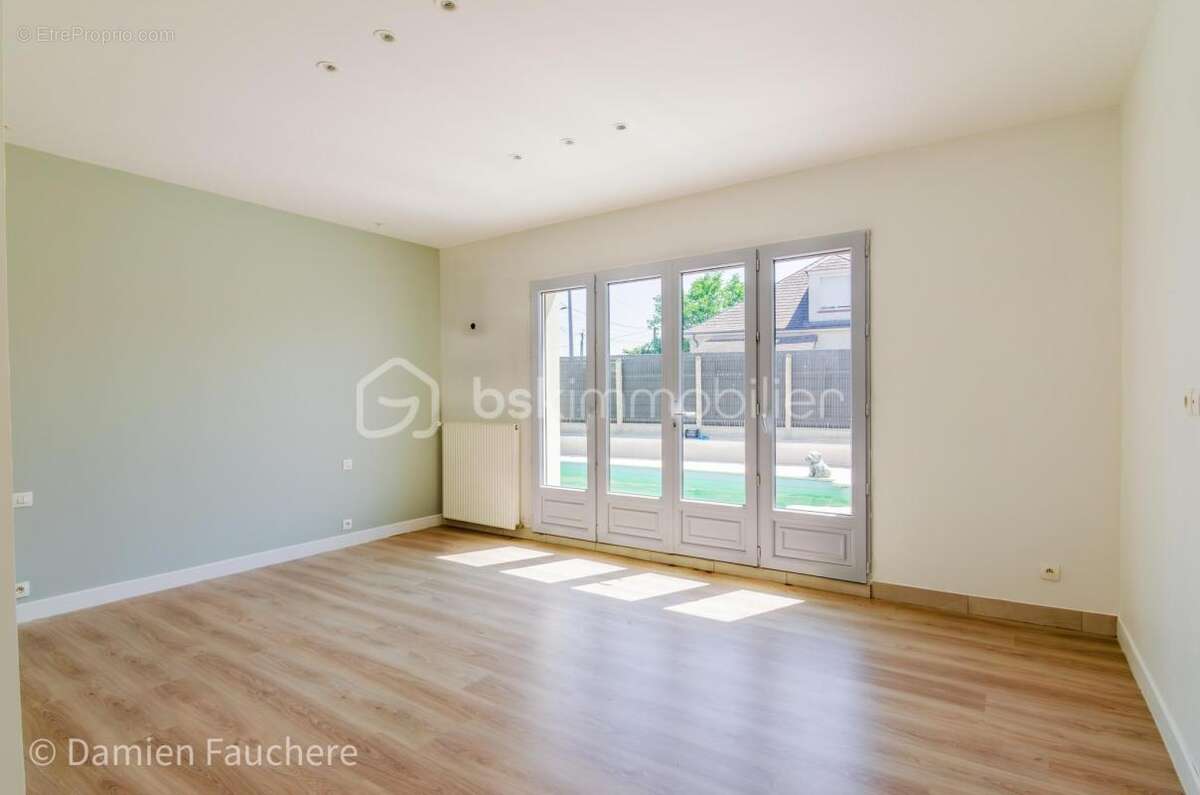 Maison à EVRY-GREGY-SUR-YERRE