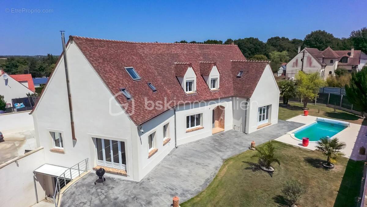 Maison à EVRY-GREGY-SUR-YERRE