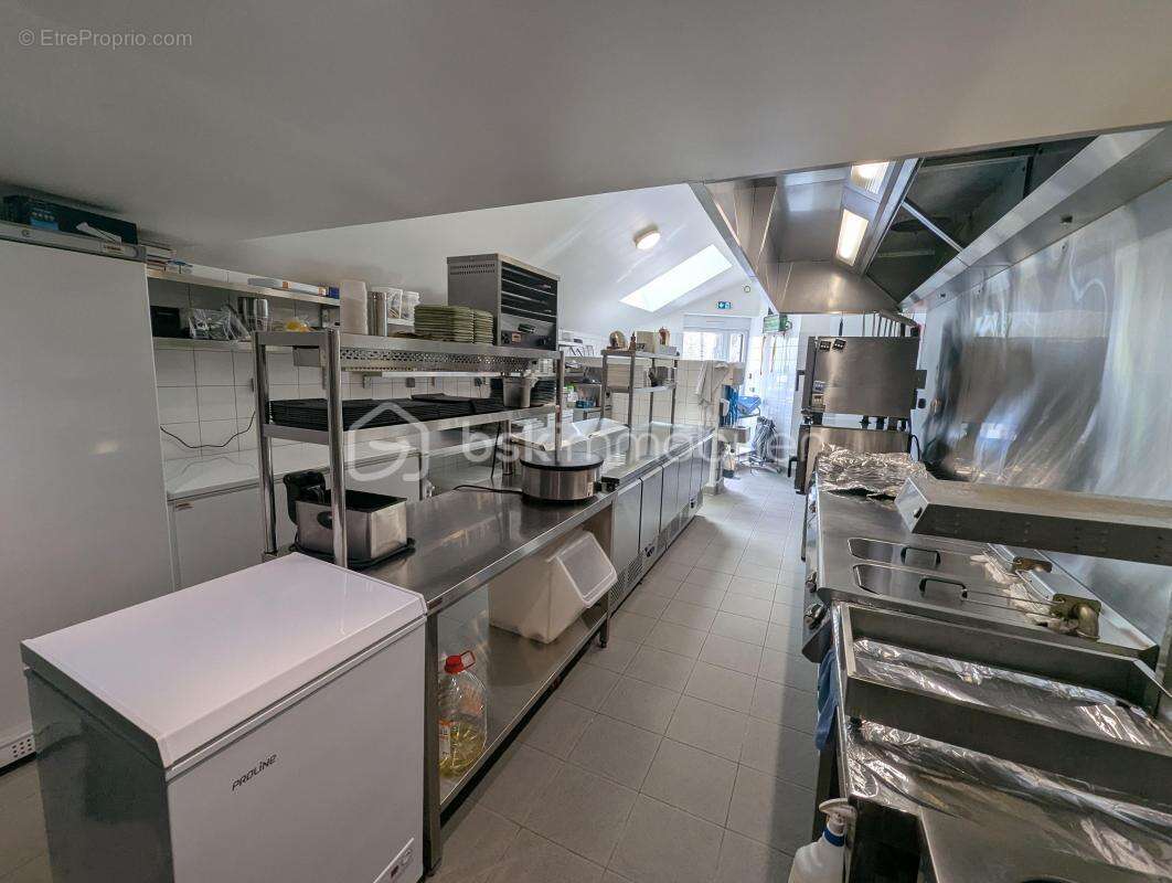 Commerce à SAINT-HILAIRE-DES-LANDES