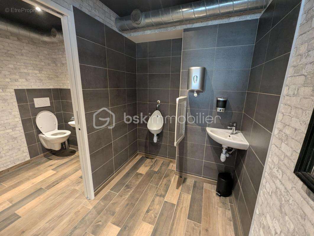 Commerce à SAINT-HILAIRE-DES-LANDES