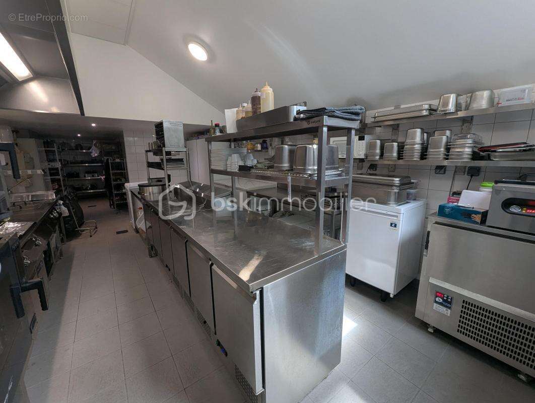 Commerce à SAINT-HILAIRE-DES-LANDES