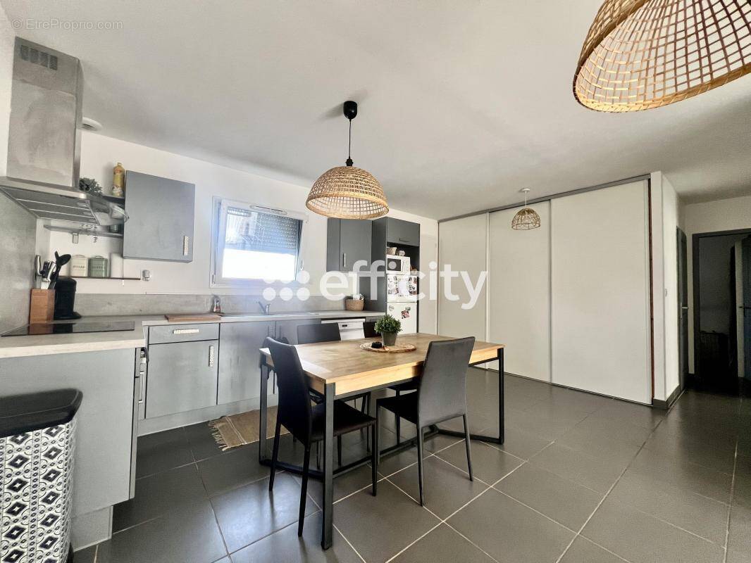 Maison à SAINTE-HELENE