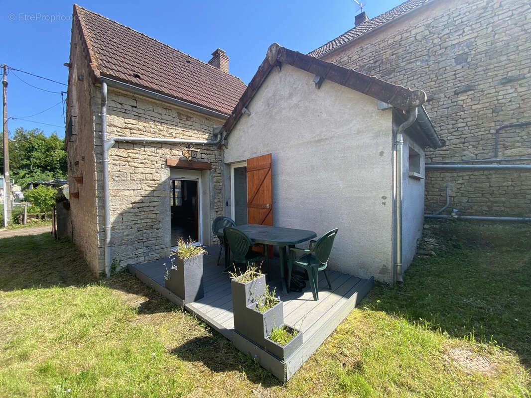 Maison à BRINON-SUR-BEUVRON